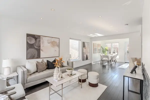 2218 Bluegrass LN, Burlington, ON L7L 6L5