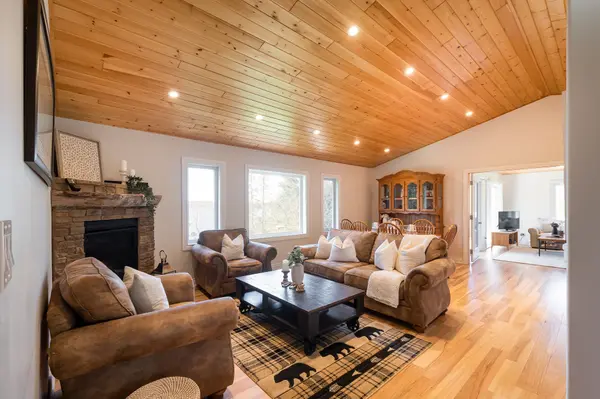 35 Audrey Smith RD, Magnetawan, ON P0A 1C0