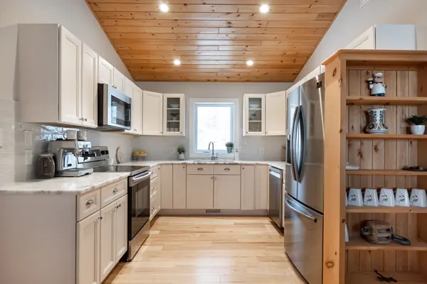 35 Audrey Smith RD, Magnetawan, ON P0A 1C0