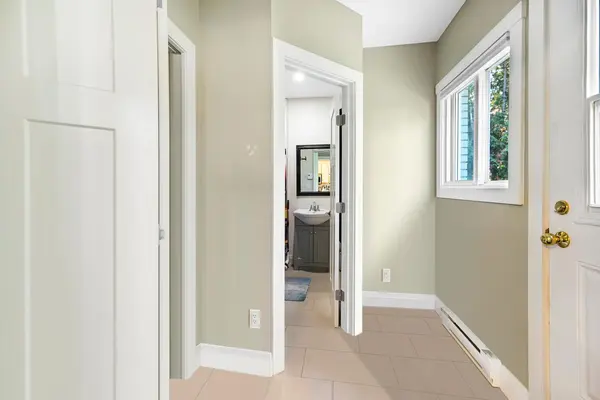 6 Maplewood CIR, Brockville, ON K6V 1N4