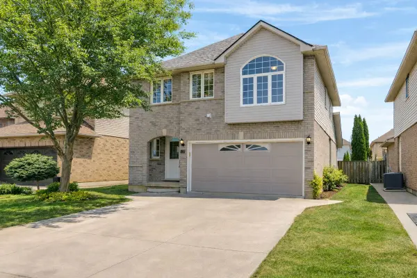 180 Fano DR, Hamilton, ON L8W 3X3