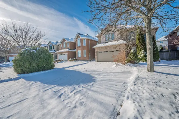50 Pelham DR, Hamilton, ON L9K 1L4