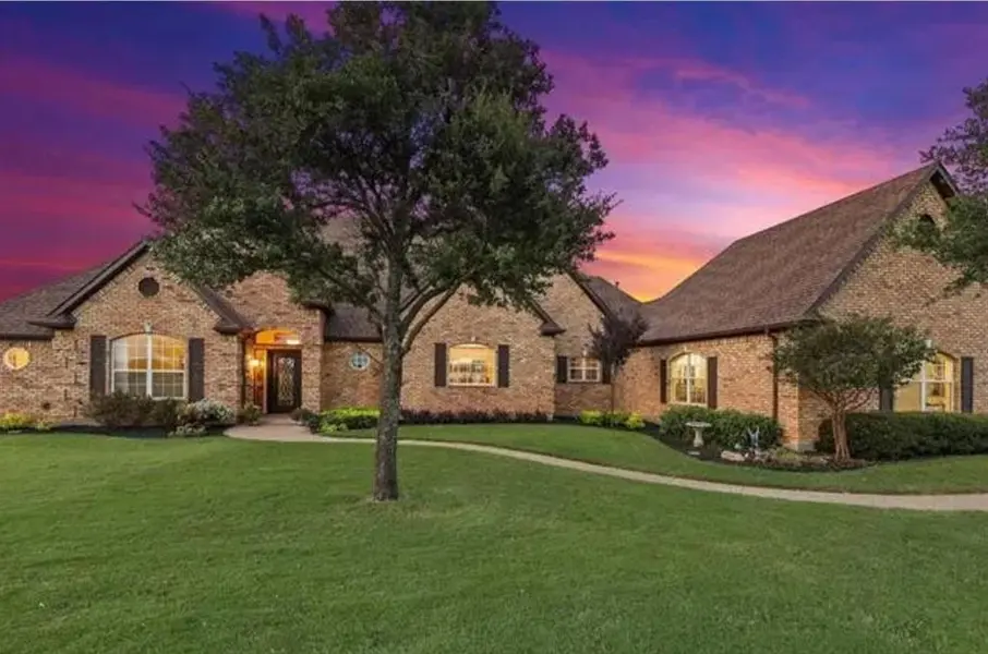 13507 Friendship Road, Pilot Point, TX 76258