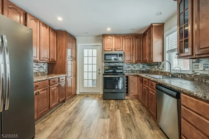 108 Lake Ave, Newton Town, NJ 07860