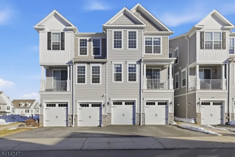 35 Aspen Dr, Cedar Grove Twp., NJ 07009