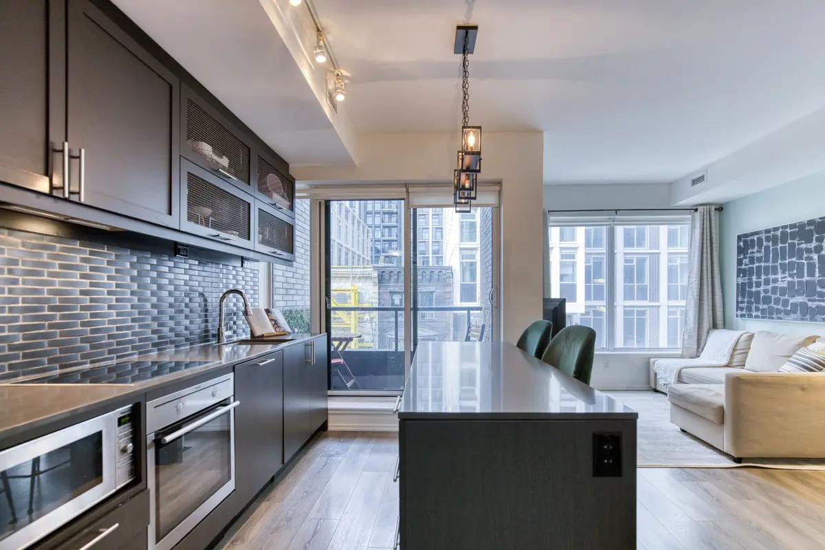 783 Bathurst ST #321, Toronto C01, ON M5S 0A8