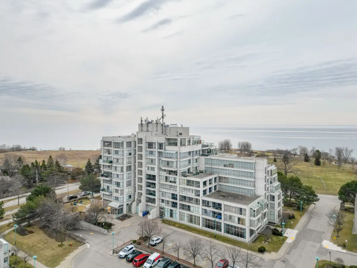 45 Cumberland LN #311, Ajax, ON L1S 7K3