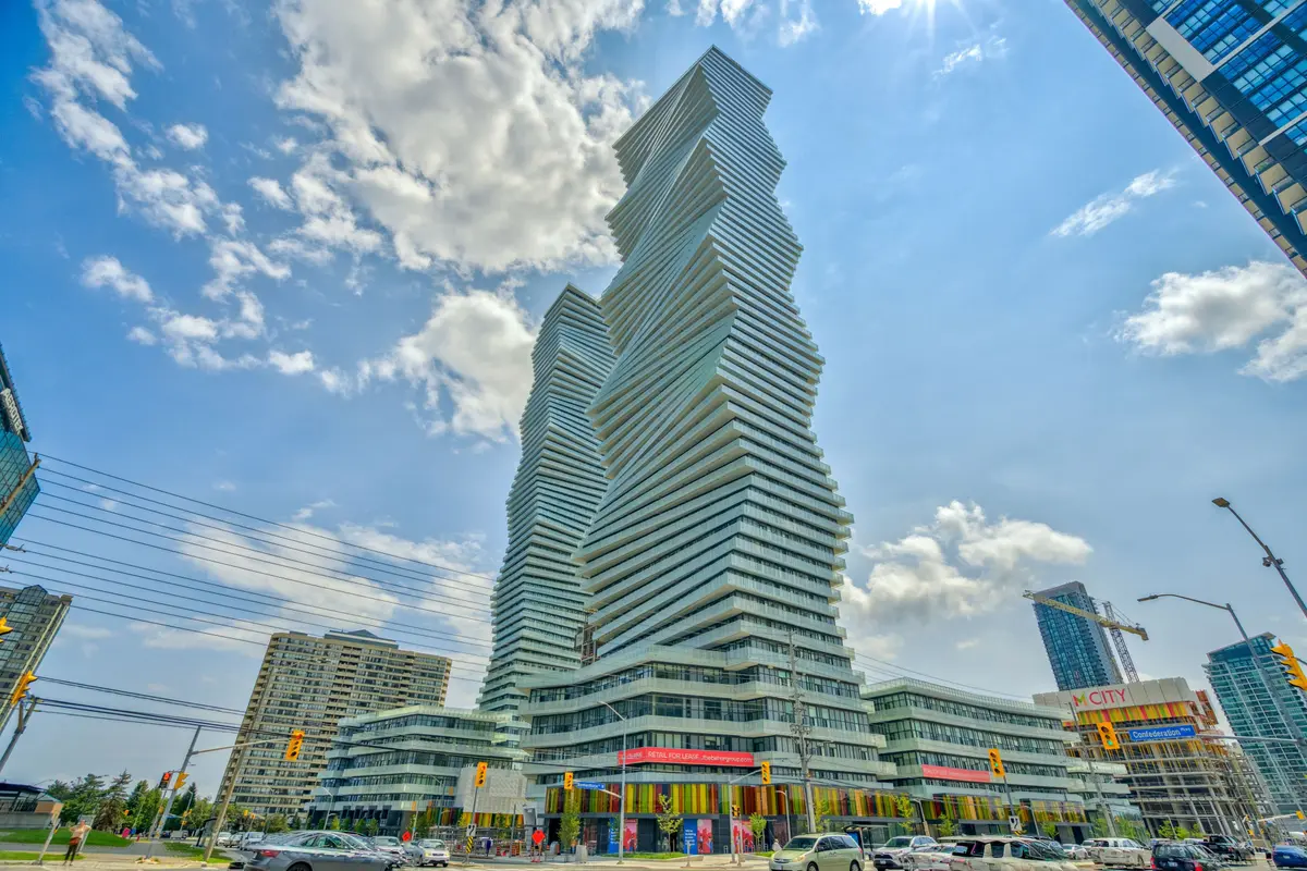 3900 Confederation Pkwy #1112, Mississauga, ON L5B 0M3