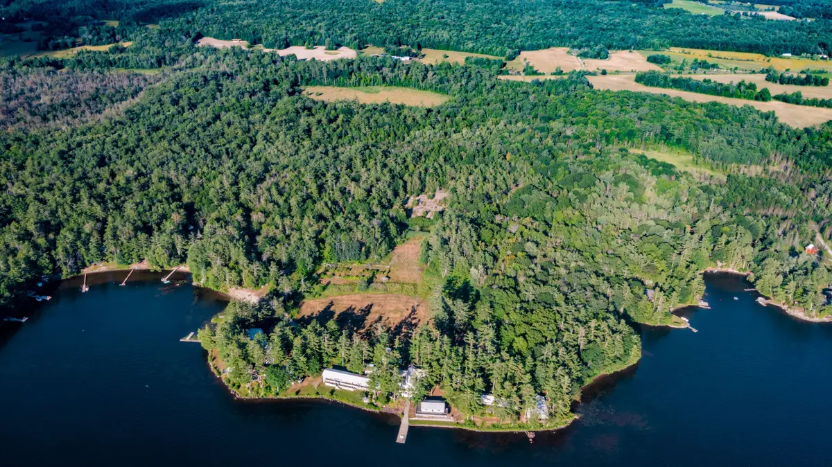 1711 Delmonte RD, Gravenhurst, ON P0E 1G0