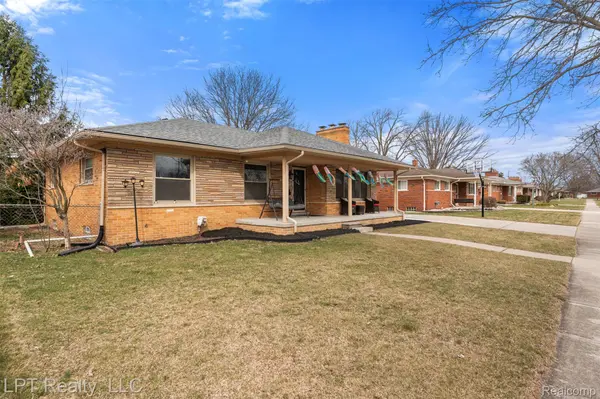 30605 Champine ST, St. Clair Shores, MI 48082