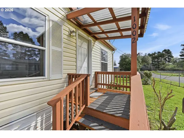 1002 BOWRON RD, Lakeside, OR 97449