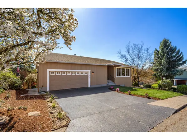 11830 SE HOBART CT, Happy Valley, OR 97086