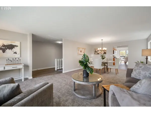 11830 SE HOBART CT, Happy Valley, OR 97086