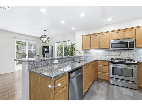 8065 SW CAROL ANN CT, Portland, OR 97224