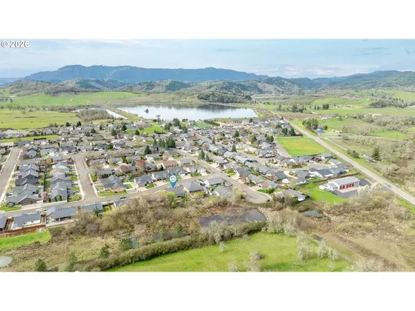 310 ASHWOOD ST, Sutherlin, OR 97479