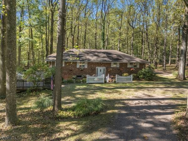 82 Hickory Corner Rd, Alexandria Twp., NJ 08848