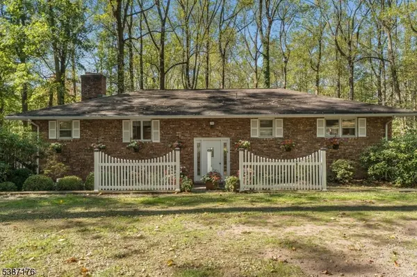 82 Hickory Corner Rd, Alexandria Twp., NJ 08848