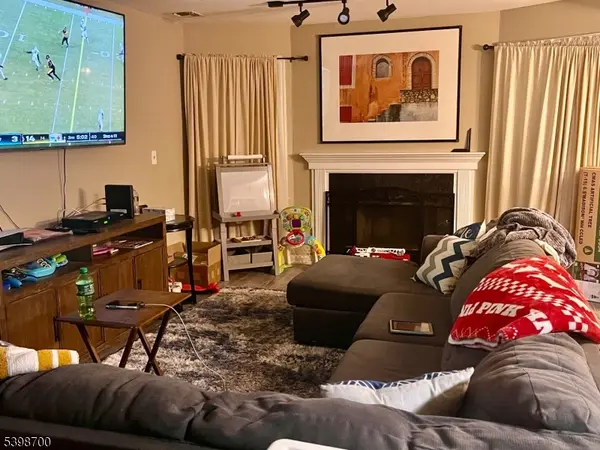 3 Quartz Ln #3, Paterson City, NJ 07501