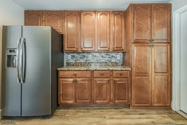 108 Lake Ave, Newton Town, NJ 07860