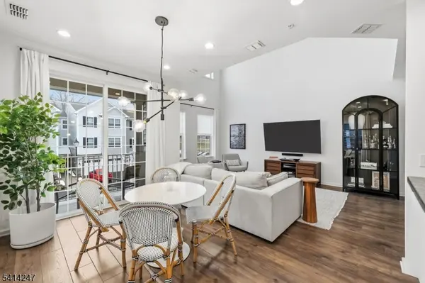 35 Aspen Dr, Cedar Grove Twp., NJ 07009