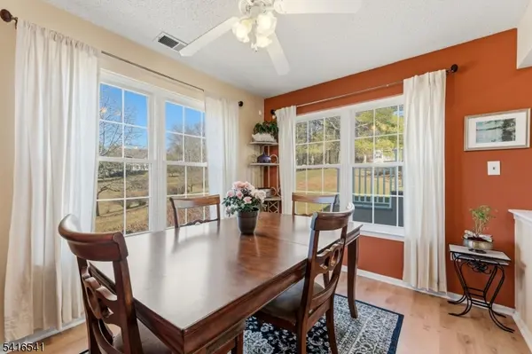 639 Magnolia Ln, Branchburg Twp., NJ 08876