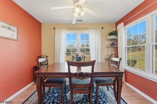 639 Magnolia Ln, Branchburg Twp., NJ 08876