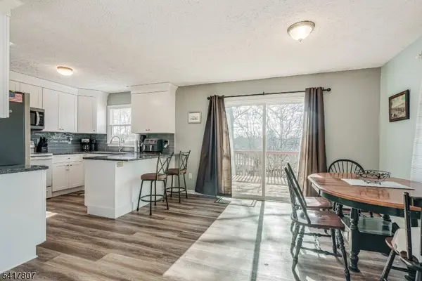 19 Lawnwood Ave, Newton Town, NJ 07860