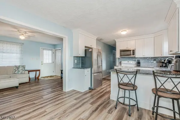 19 Lawnwood Ave, Newton Town, NJ 07860