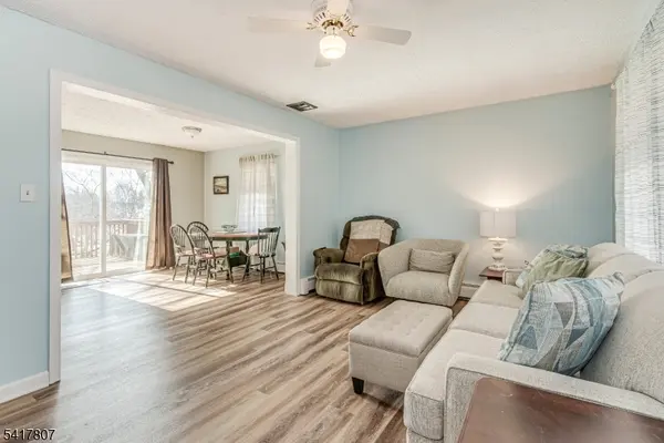 19 Lawnwood Ave, Newton Town, NJ 07860