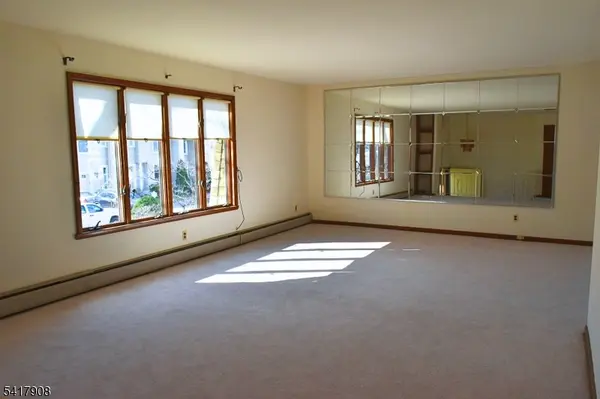 297 Fencsak Ave, Elmwood Park Boro, NJ 07407