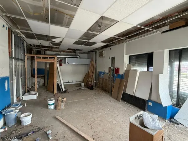 750 S Orange Ave, Newark City, NJ 07106