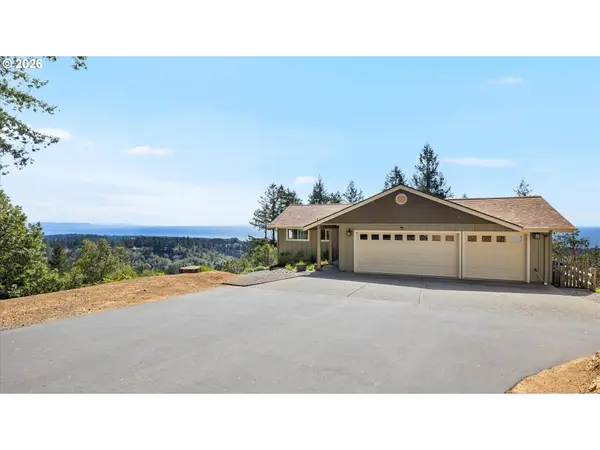 18484 CARPENTERVILLE RD, Brookings, OR 97415