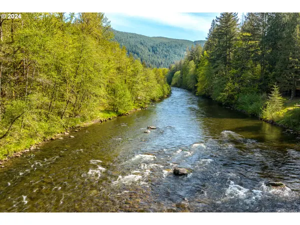 58200 E MARMOT RD, Sandy, OR 97055