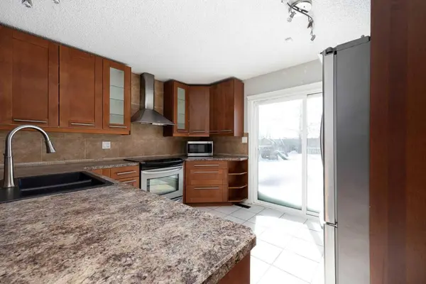 189 Farrell CRES, Fort Mcmurray, AB T9K 1L9