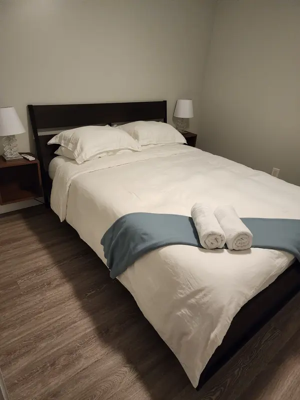 425 Cobblehill DR #Basement, Oshawa, ON L1K 1Y6