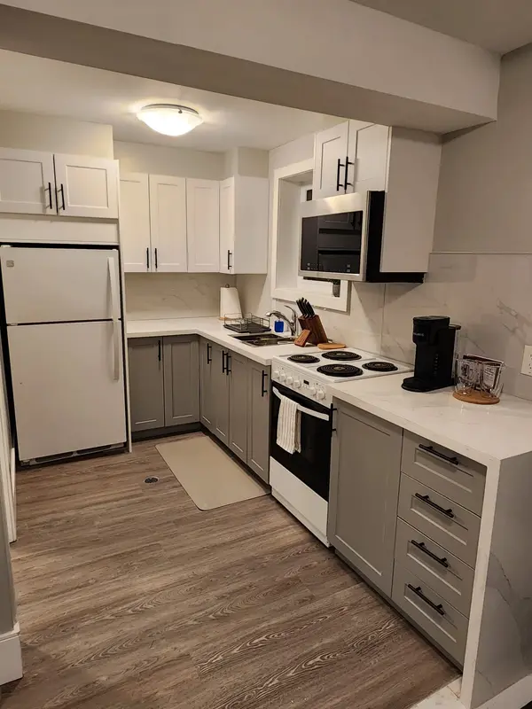 425 Cobblehill DR #Basement, Oshawa, ON L1K 1Y6