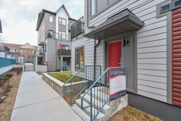 2635 William Jackson DR #1001, Pickering, ON L1X 0L5