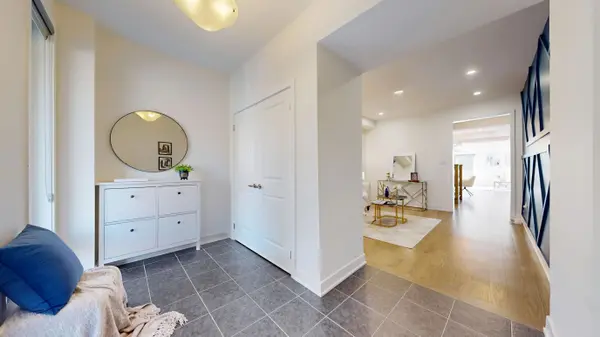 12 Badgerow WAY, Aurora, ON L4G 0Z4