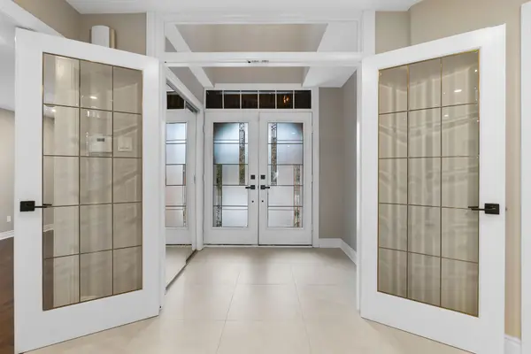 86 Charing CRES, Aurora, ON L4G 6P5