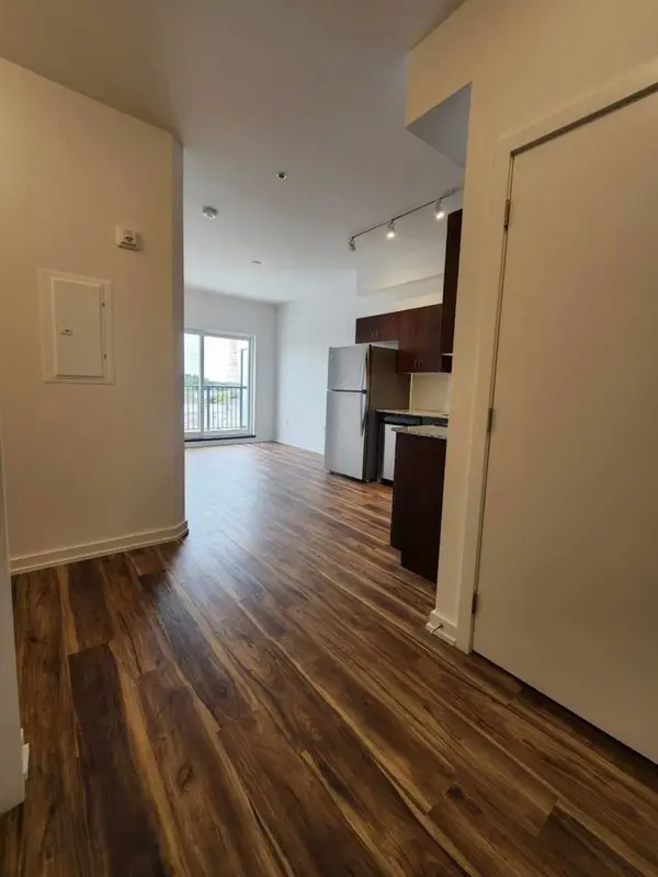 430 Essa RD #416, Barrie, ON L0M 1A0