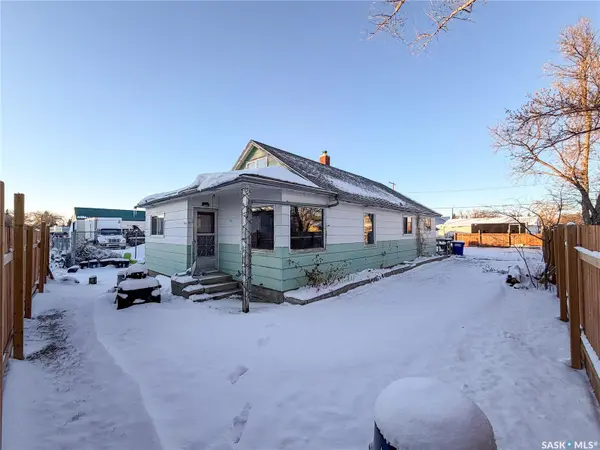 301 Front STREET, Eastend, SK S0N 0T0