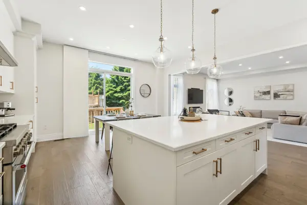 4 Daisy Meadow CRES, Caledon, ON L7C 4G4