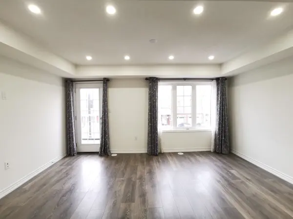 569 Laking TER, Milton, ON L9T 9J3