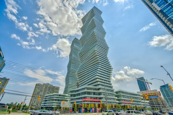 3900 Confederation Pkwy #1112, Mississauga, ON L5B 0M3