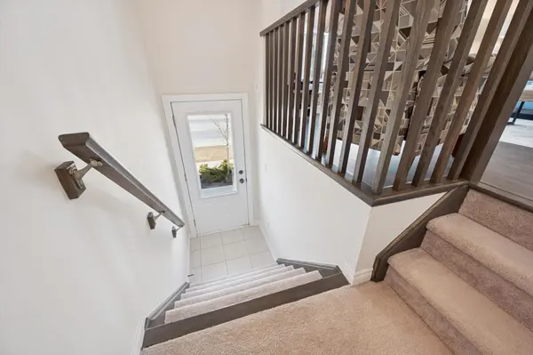 126 Watson Pkwy N #9, Guelph, ON N1E 0P6