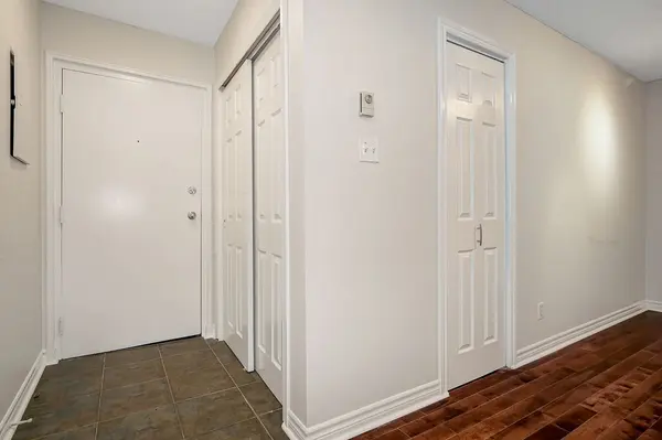 41 Hilda ST #201, West Centre Town, ON K1Y 4T4