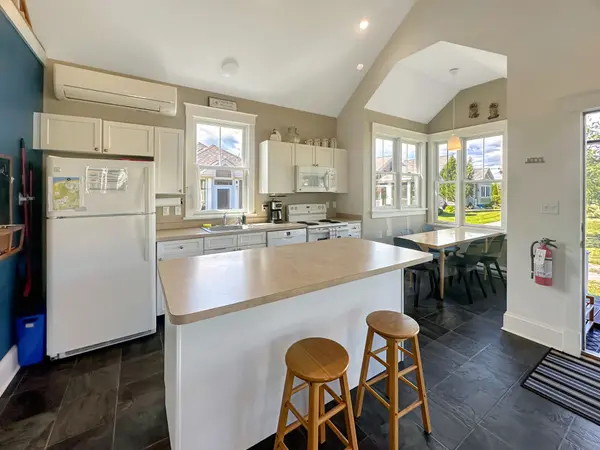 25 Butternut LN #33, Prince Edward County, ON K0K 1P0