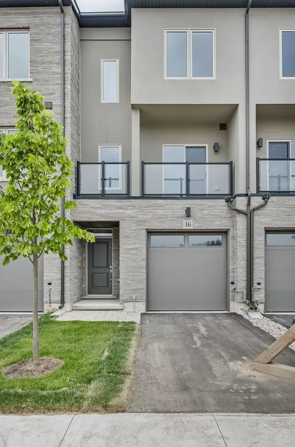 16 CLEAR VALLEY LN, Hamilton, ON L0R 1W0