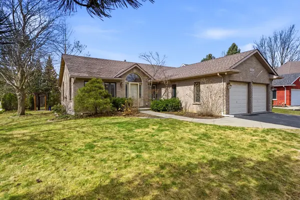 1 Daffodil CT, Brantford, ON N3R 7T1