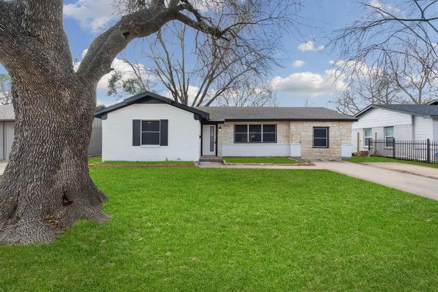 8842 Donnybrook Lane, Dallas, TX 75217